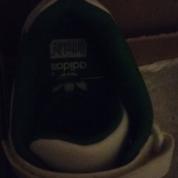 Forums gym shoes size 4y - Picture 4 of 6